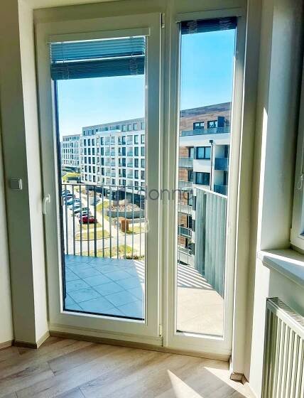 Pronájem bytu 2+kk/B 52m⊃2;, Praha 5 - Barrandov, ul. Vítové, novost., nezařízený, garáž. stání, šatna | Realitní kancelář