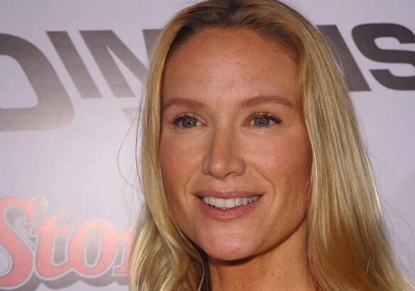 Kelly Lynch