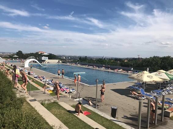 V Zábrdovicích a na Kraví hoře už se koupou, Riviéra zůstává zavřená