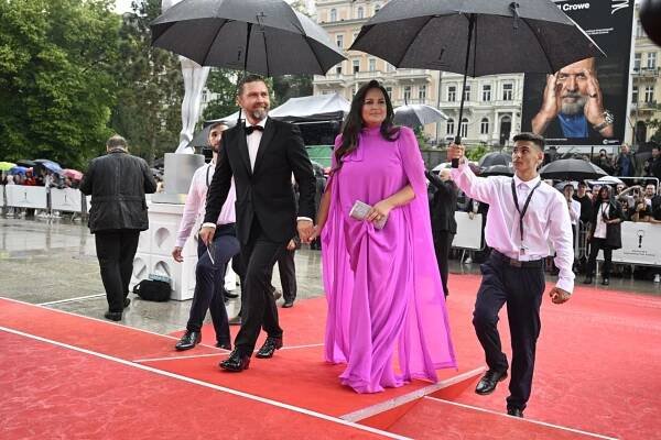 Obrazem: Jsem ohromený, Vary jsou lepší než všechny festivaly, řekl Russell Crowe