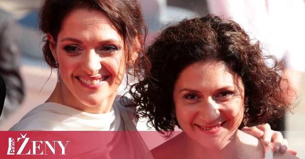 Sestřenice Klára a Martha Issovy se kdysi rozhádaly. Jaké vztahy mají herečky dnes?