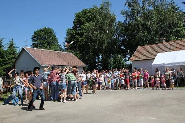 Sraz rodáků obce Vepřová 16.6.2012 - Obec Vepřová