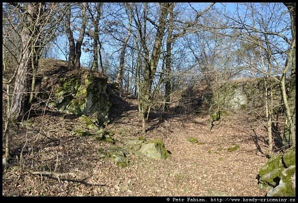 Jevišovice – Starý hrad – fotografie / hrady-zriceniny.cz