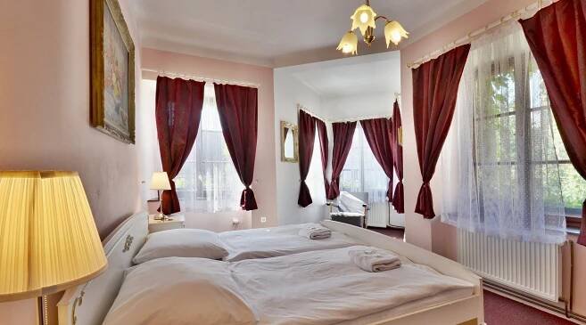 RESTAURACE A HOTEL BÍLÁ PANÍ S.R.O. - Prices & Reviews (Jindrichuv Hradec, Czech Republic)