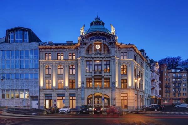 Palác SPARKASSE v Karlových Varech jde do dražby