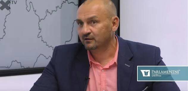 Hamáček zneužívá „předsudečnou nenávist“ k boji proti oponentům. Nesouhlas není nenávist. Policista a hejtmanský kandidát SPD i o tom, co kvůli členství v hnutí zažívá