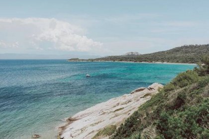 Porquerolles: A Mediterranean Paradise Waiting to be Explored | In Between Pictures