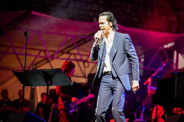 "Jen dýchej," žadonil Nick Cave na Metronomu - musicserver.cz