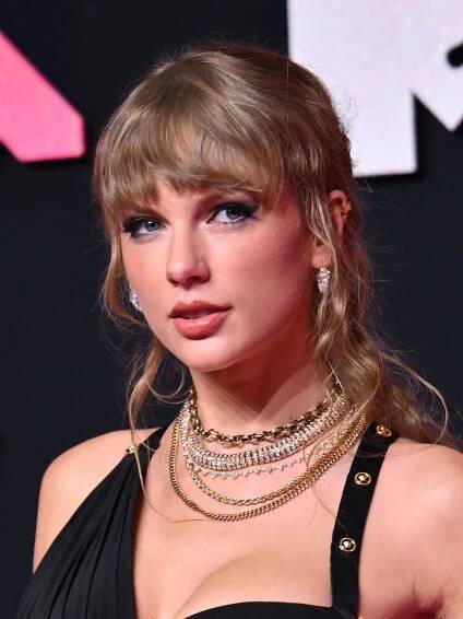 Taylor Swift Didn't Actually Get a Bob, But She Had Me Fooled for a Minute There — See the Photos