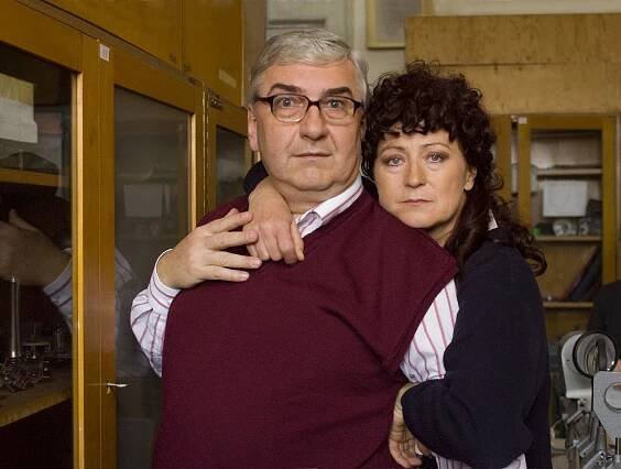 3 plus 1 s Miroslavem Donutilem - Léčba šokem (S05E05) (2008) | Galerie - Z epizody | ČSFD.cz