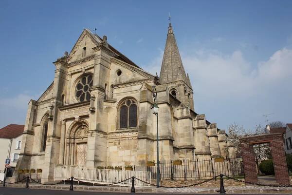 Soubor:Sarcelles Saint-Pierre-et-Saint-Paul 404.JPG – Wikipedie
