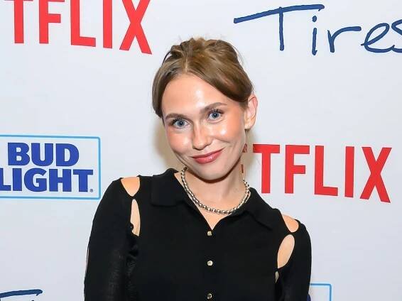Canadian comedian and actor Veronika Slowikowska joins SNL cast