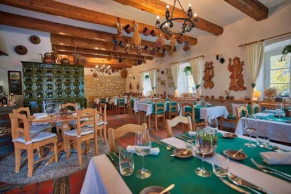 Jítravský Dvorec - Ubytování a restaurace u Liberce