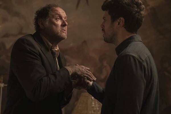 Servant - Espresso - Z filmu - Boris McGiver, Toby Kebbell