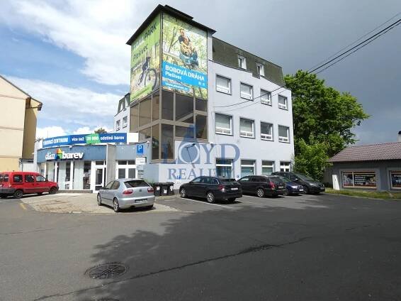 Celé patro kanceláří pod uzavřením jen pro Vaši firmu, Karlovy Vary – Rybáře | Loyd - reality, s. r. o.