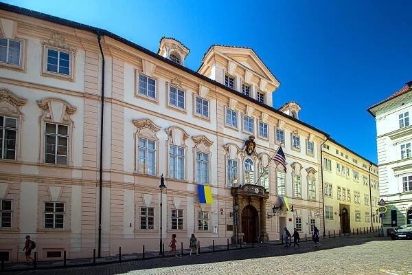 Soubor:Praha Schönbornský palác 3.jpg – Wikipedie
