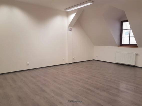 ( Pronajato ) Pronájem světlého administrativního prostoru, 131m2 + příslušenství, Golčova ul. Praha 4 – Kunratice – Ivana