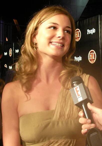 Soubor:Emily VanCamp.jpg