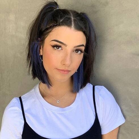 Charli D'Amelio wears a Baby Spice hairstyle with indigo blue ends