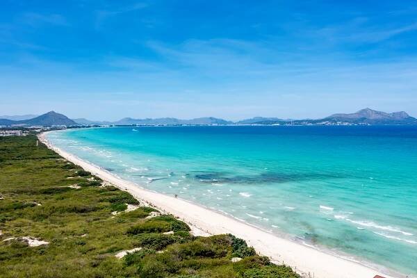 Playa de Muro na ostrově Mallorca patří mezi nejbělostnější a nejlepší pláže na světě