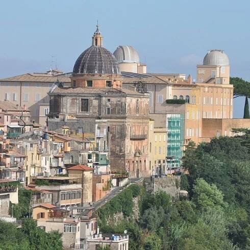 Papežovo letní sídlo v italském městě Castel Gandolfo skrývá i vesmírnou observatoř