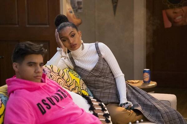 Grown-ish - V mých citech - Z filmu - Jordan Buhat, Yara Shahidi