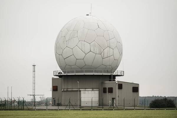 Páteřní radar protivzdušné obrany Nepolisy - Jednou stopou Českem
