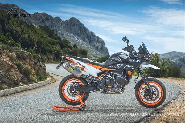 KTM 890 SMT: Sportovní cesťák, nebo cestovní sporťák? | Motorkáři.cz