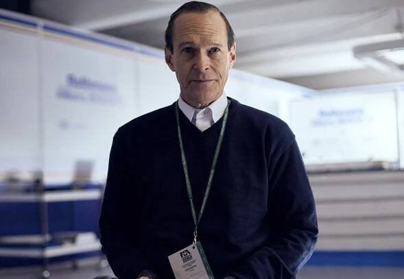 Senna - Hrdina - Promo - Steven Mackintosh