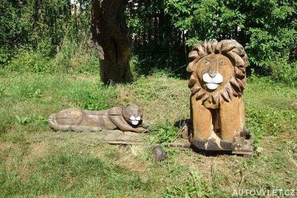 První dřevěná zoo v Ostratě u Zlína • Autovýlet.cz