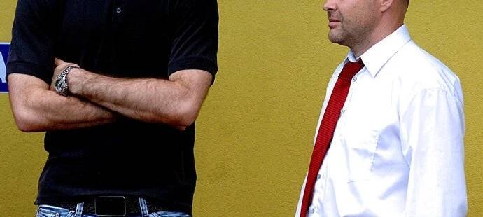 Gólman Petr Čech a fyzioterapeut Pavel Kolář