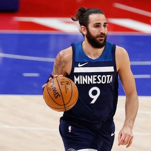 Ricky Rubio signs one-year contract with childhood club in Spain
