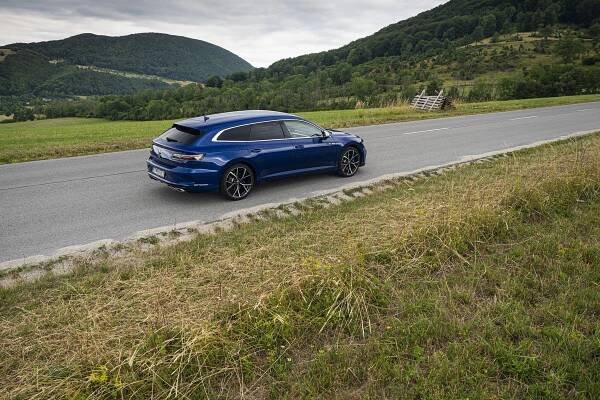 Test Volkswagen Arteon R Shooting Brake: GT s hot náladou - AutoGrip
