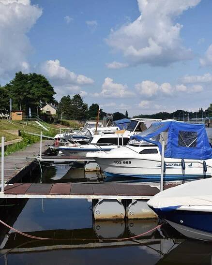 Marina - Lodě a Karavany, Týnec nad Labem | Hotel.cz