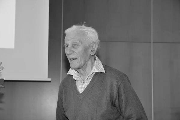 Zemřela legenda českého skautingu a autor Velké encyklopedie her Miloš Zapletal, bylo mu 95 let