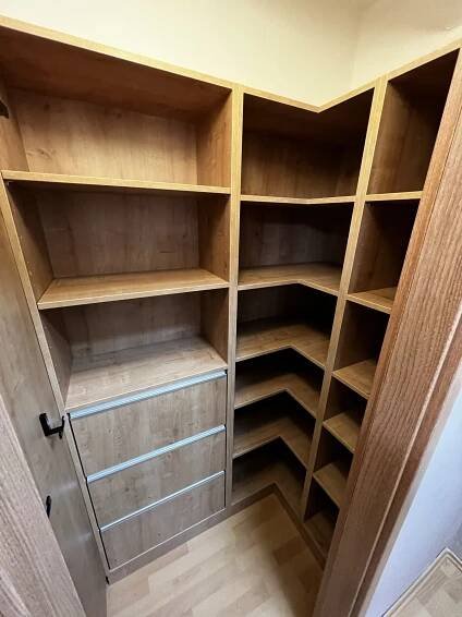 Vestavěné skříně Zlín | Trunkát Interier 