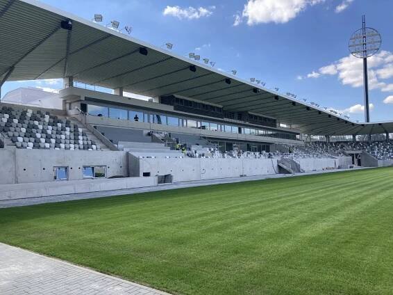 Výstavba hradecké arény – červen 2023 | FC Hradec Králové