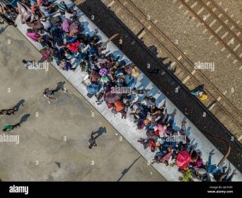 Overcrowded train in Bangladesh Stock Photo