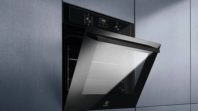 Pootevřená vestavná trouba Electrolux EOF3H50BK_02