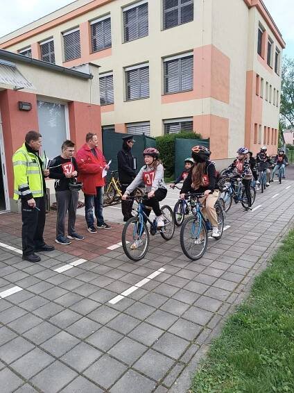 Na cestě bezpečně - soutěž mladých cyklistů z dětských domovů