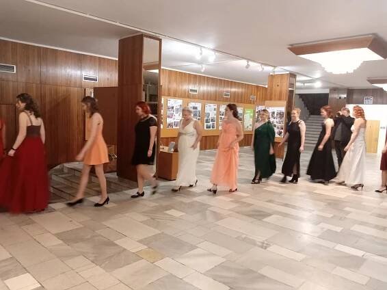 Ve společenském domě v Neratovicích proběhla vernisáž výstavy studentů