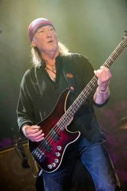 Soubor:Deep Purple - inFinite - The Long Goodbye Tour - Barclaycard Arena Hamburg 2017 36.jpg – Wikipedie