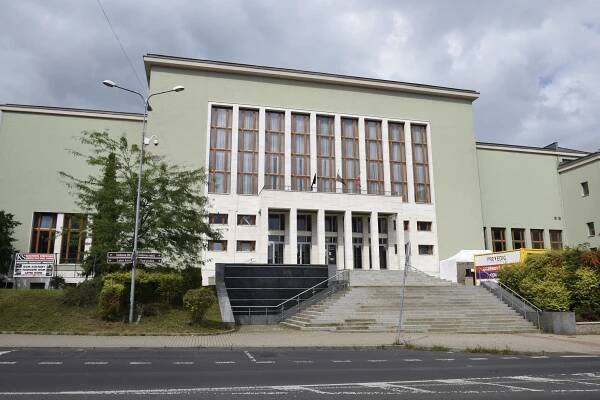 Soubor:Ústí nad Labem, kulturní dům (01).jpg