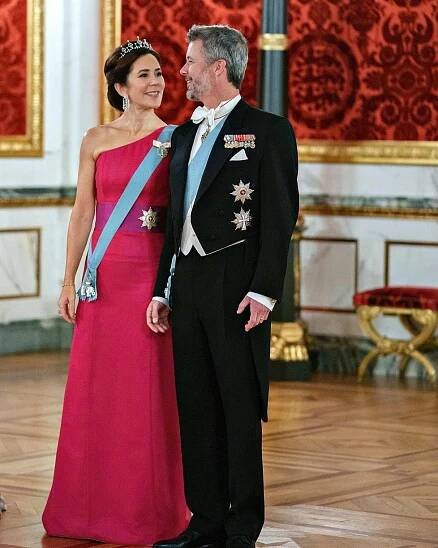 Když královská rodina na pietu nehledí: Po smrti Alžběty opulentní bál!