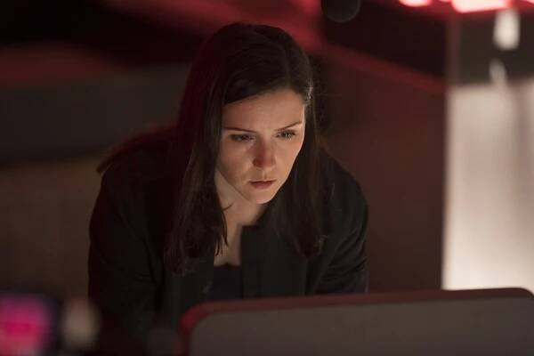 Westworld - Les Écorchés - Z filmu - Shannon Woodward