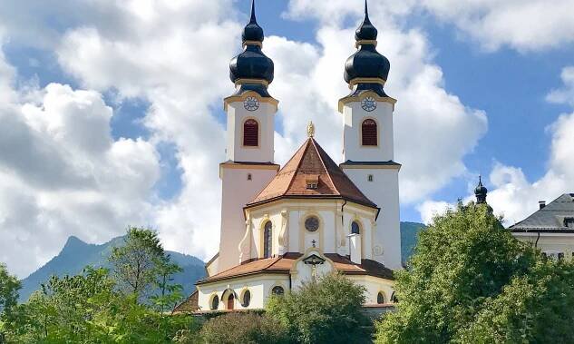 Kath. Pfarrkirche "Zur Darstellung des Herrn", © Tourist Info Aschau i.Ch.