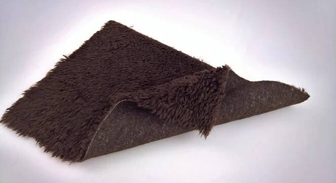 Leskymo beránek, tmavě hnědý, šíře 150cm (metráž)