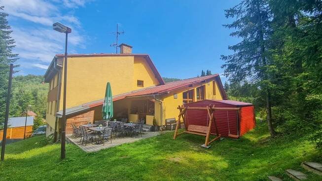 Beskydy u Pusteven: Penzion Na Lůkách s polopenzí, saunou, koupací kádí a kulečníkem + dětské hřiště, ohniště