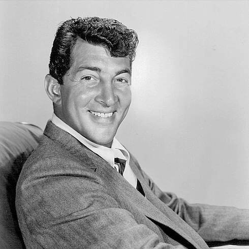 Schwarz-weiß Portrait des Sängers Dean Martin