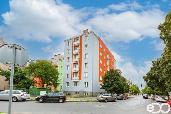 Prodej bytu 2+1 75 m2 - Plzeň.Velmi rádi bychom